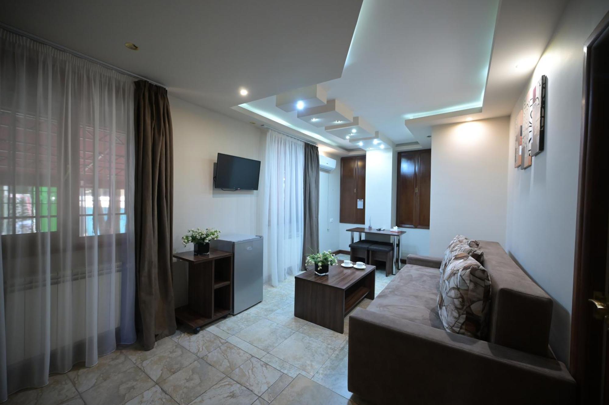Time Hotel & Tours Erywań Zewnętrze zdjęcie