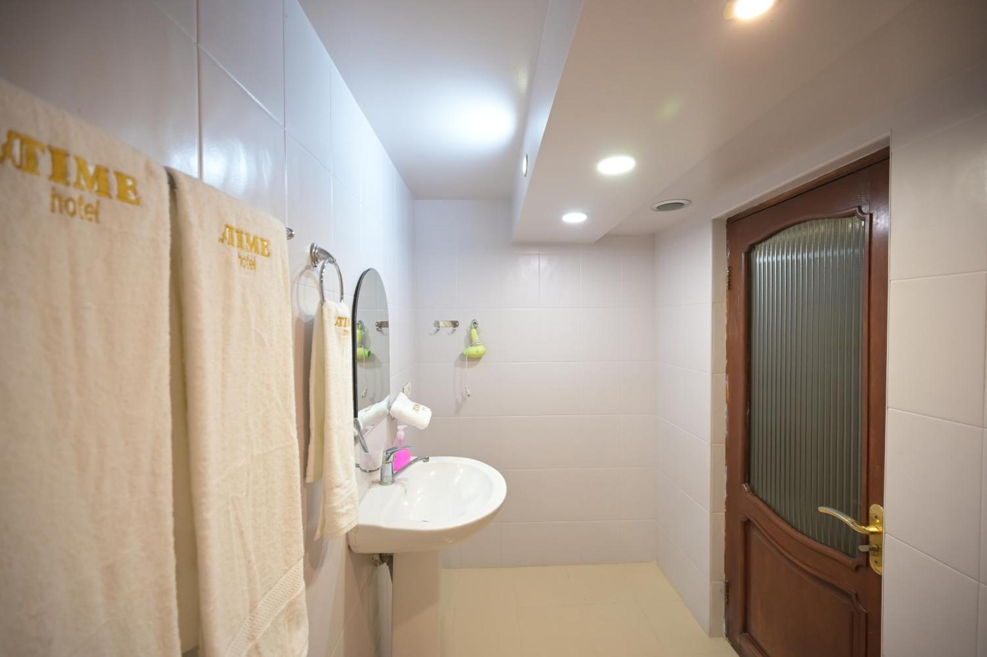 Time Hotel & Tours Erywań Zewnętrze zdjęcie